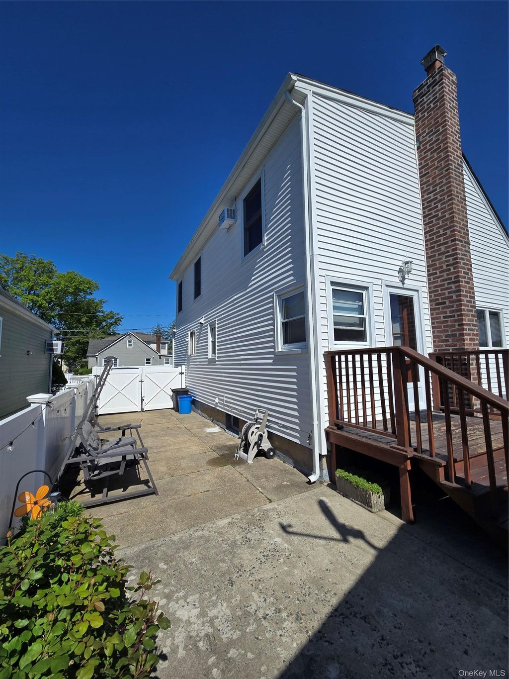 Photo of 361 Travis Avenue, Elmont, NY 11003 (MLS # 1000902)