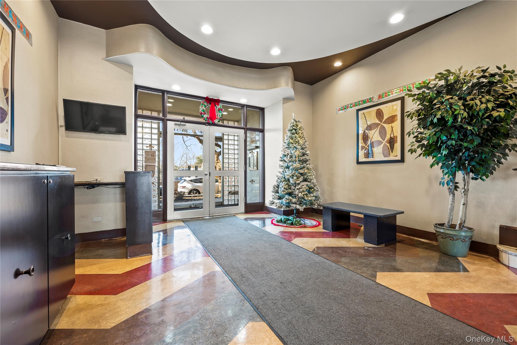 84-31 Van Wyck Expressway 3C