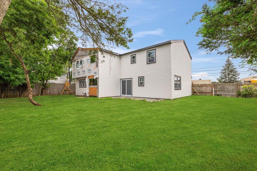 Photo of 130 E Carmans Road, Farmingdale, NY 11735 (MLS # 888807)