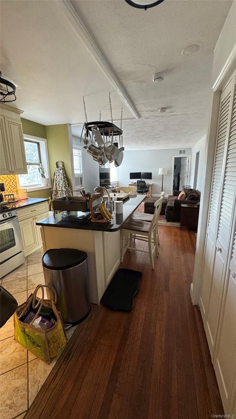 Photo of 205 W Post Rd #2E, White Plains, NY 10606 (MLS # 920137)