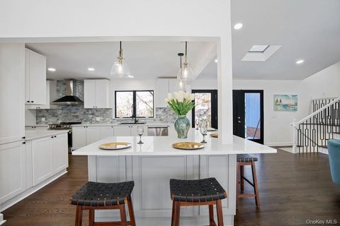 Homes For Sale - 11 Hopp Ground Lane<br/> Bedford, NY 10506