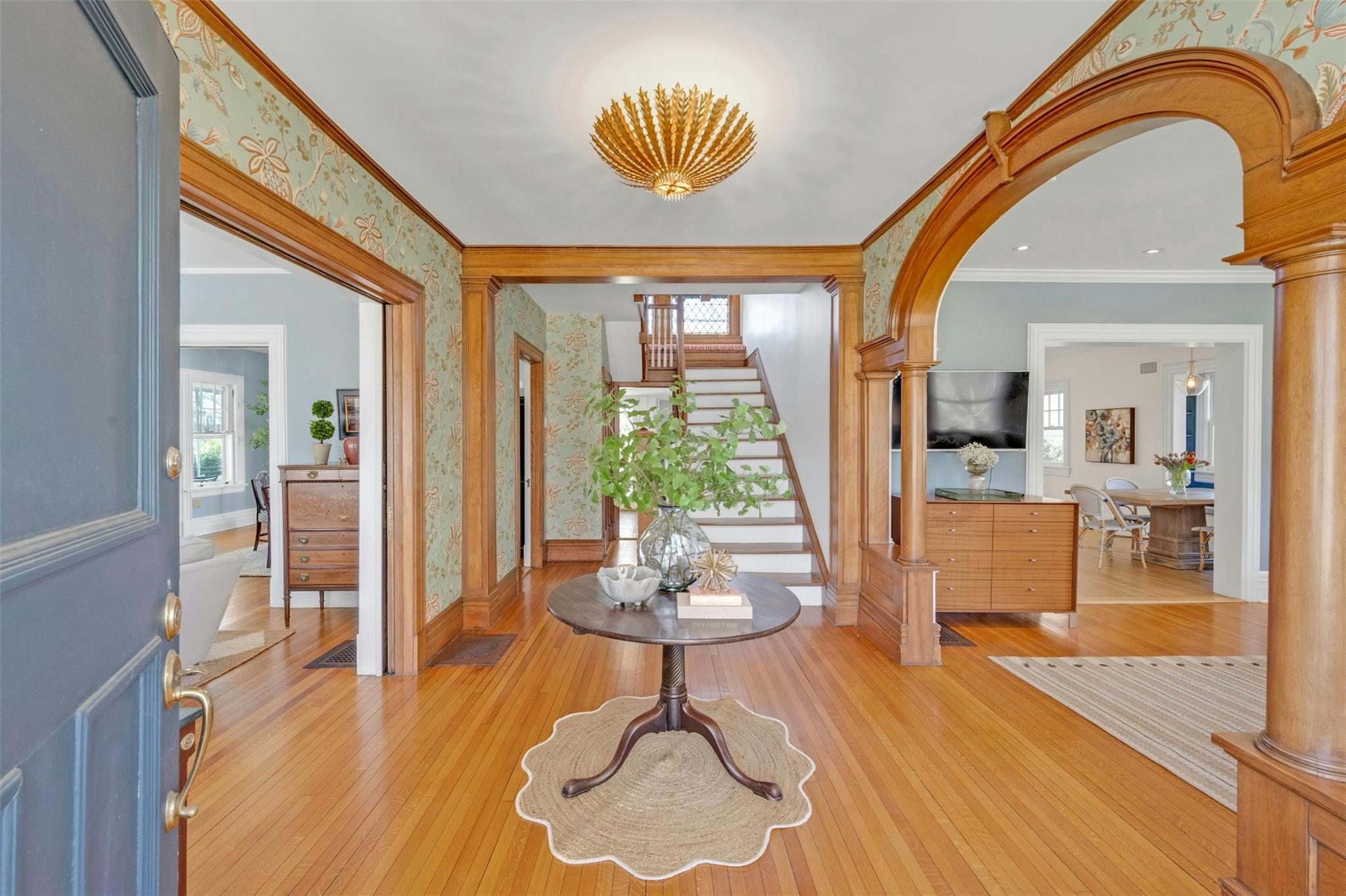 157 W Loring Avenue, Pelham, New York image 4
