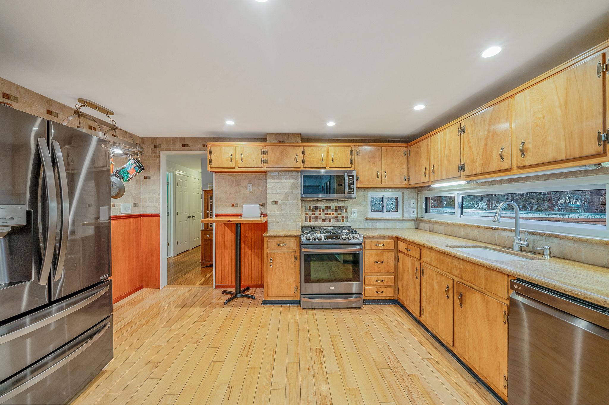 114 Dawson Drive, Greenlawn, New York image 39