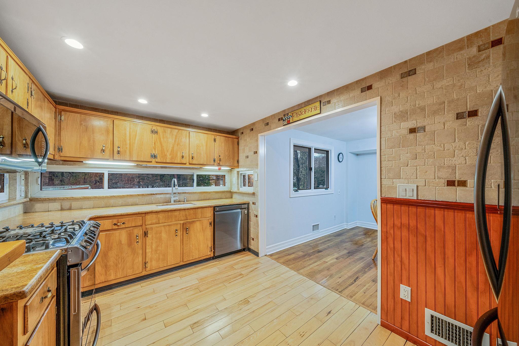 114 Dawson Drive, Greenlawn, New York image 6