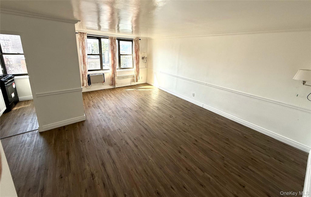Photo of 143 Bruce Avenue #3G, Yonkers, NY 10705 (MLS # 1047451)