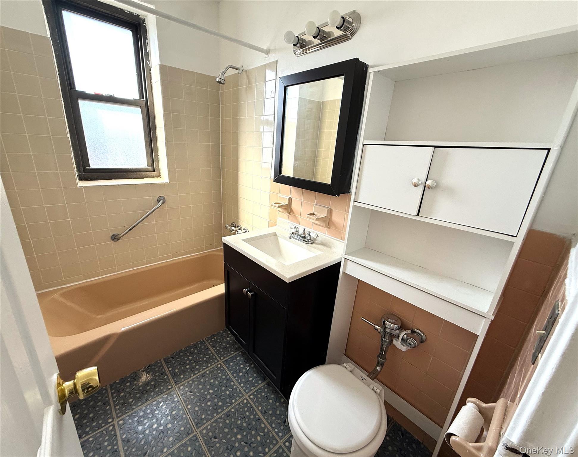143 Bruce Avenue 3G