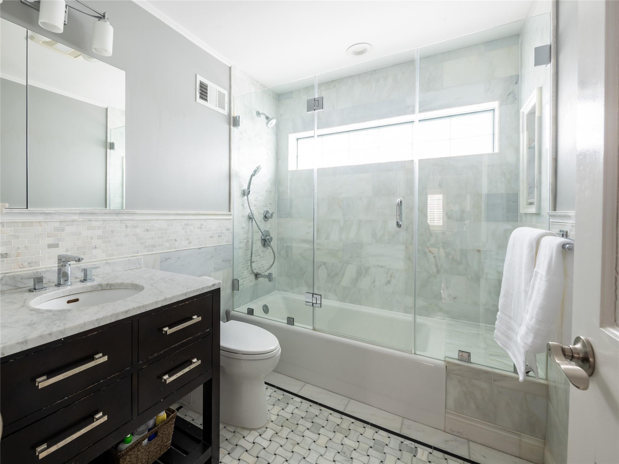 67 Village Road, Manhasset, New York image 21