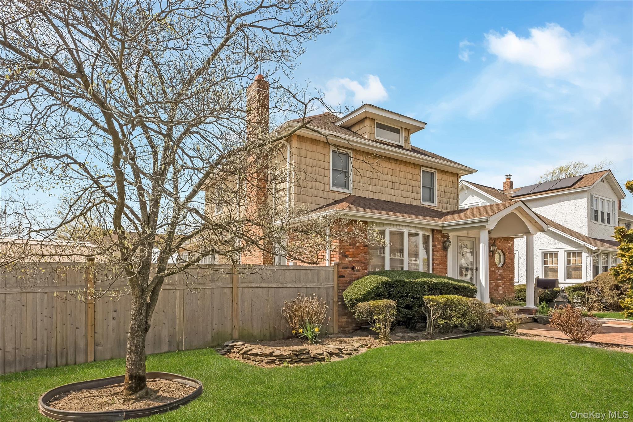 1018 Cottage Place - Photo 3