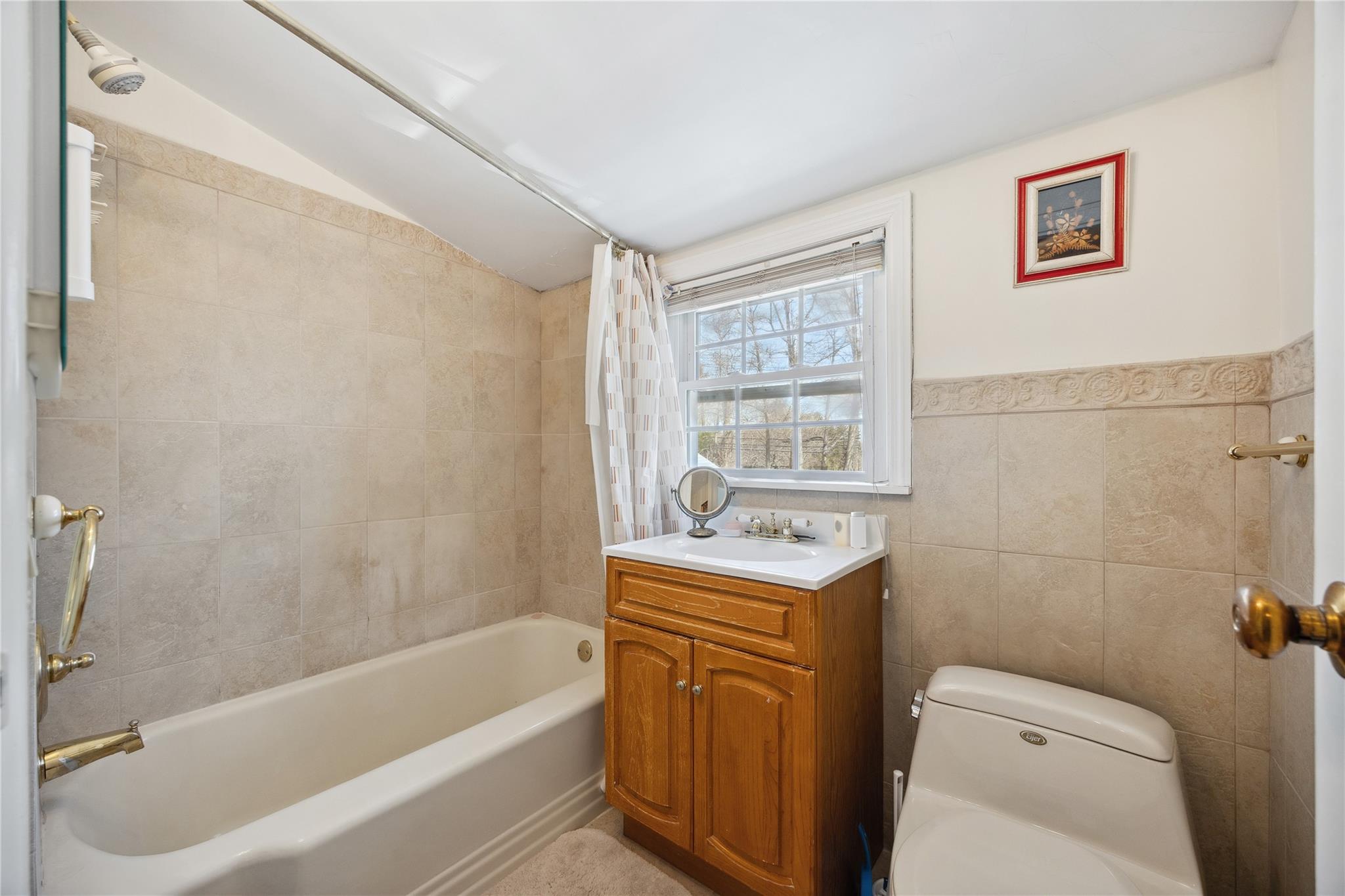 60 Wilmot Road, New Rochelle, New York image 8