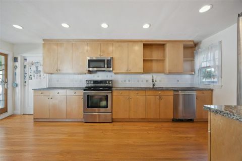 60 Wilmot Road, New Rochelle, NY 10804 - #: 836581