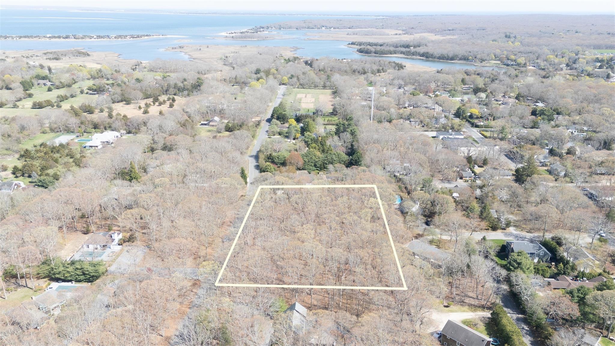 58 Talmage Farm Lane, East Hampton, New York image 2