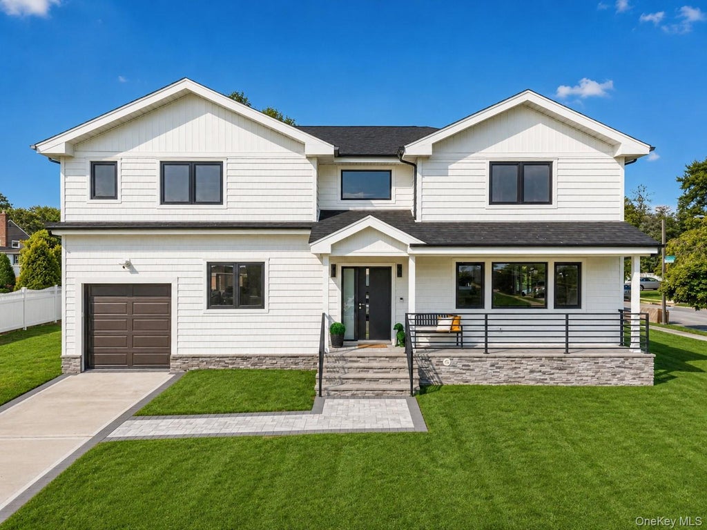Photo of 2 Lee Place, Old Bethpage, NY 11804 (MLS # 1062000)
