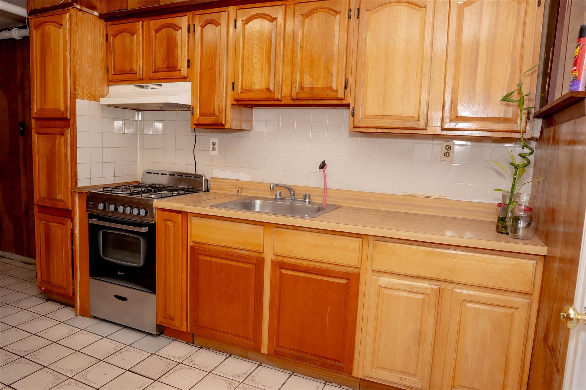 85-10 Dumont Avenue, Ozone Park, New York image 18