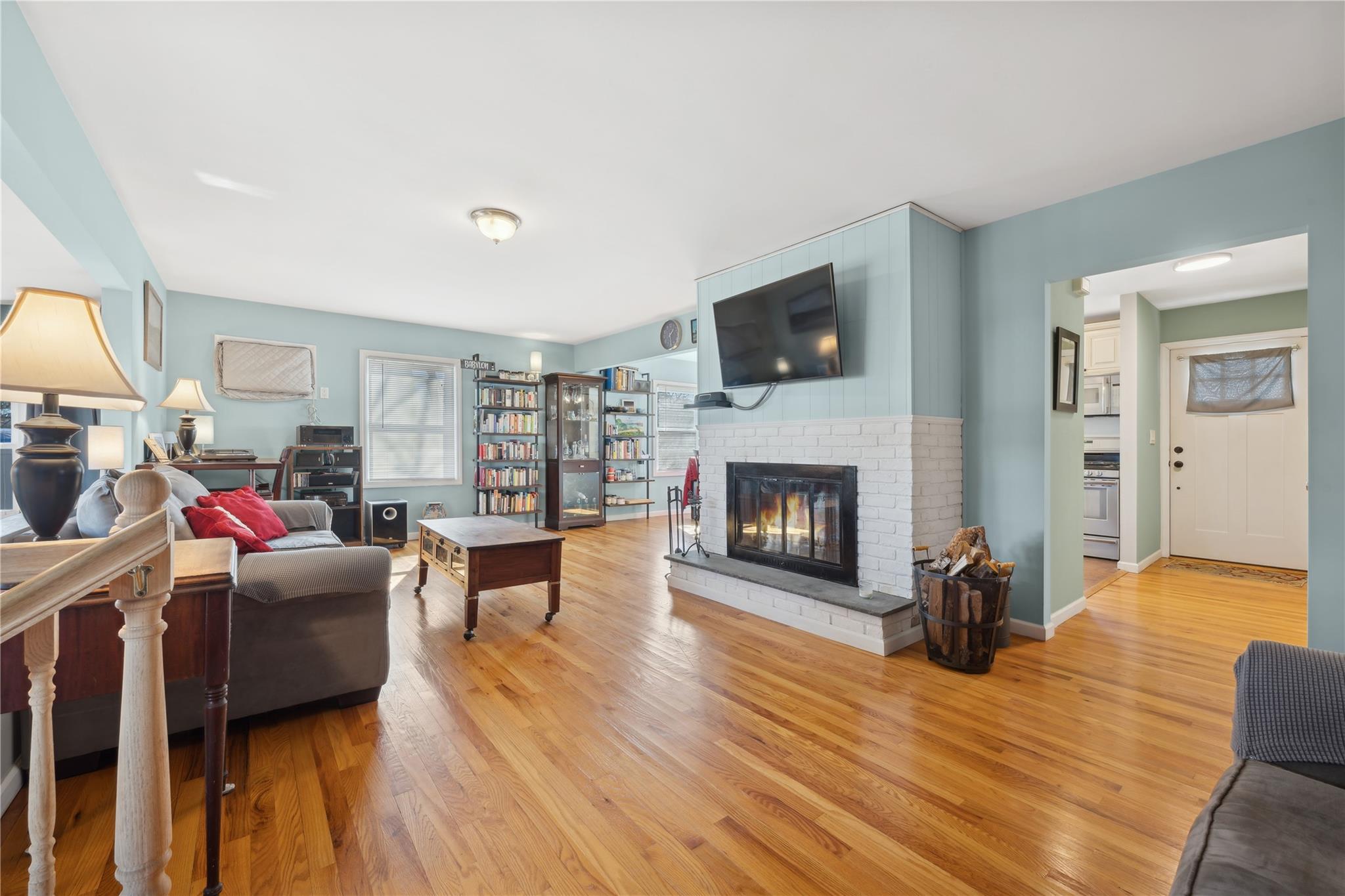 95 S Bay Drive, Babylon, New York image 14