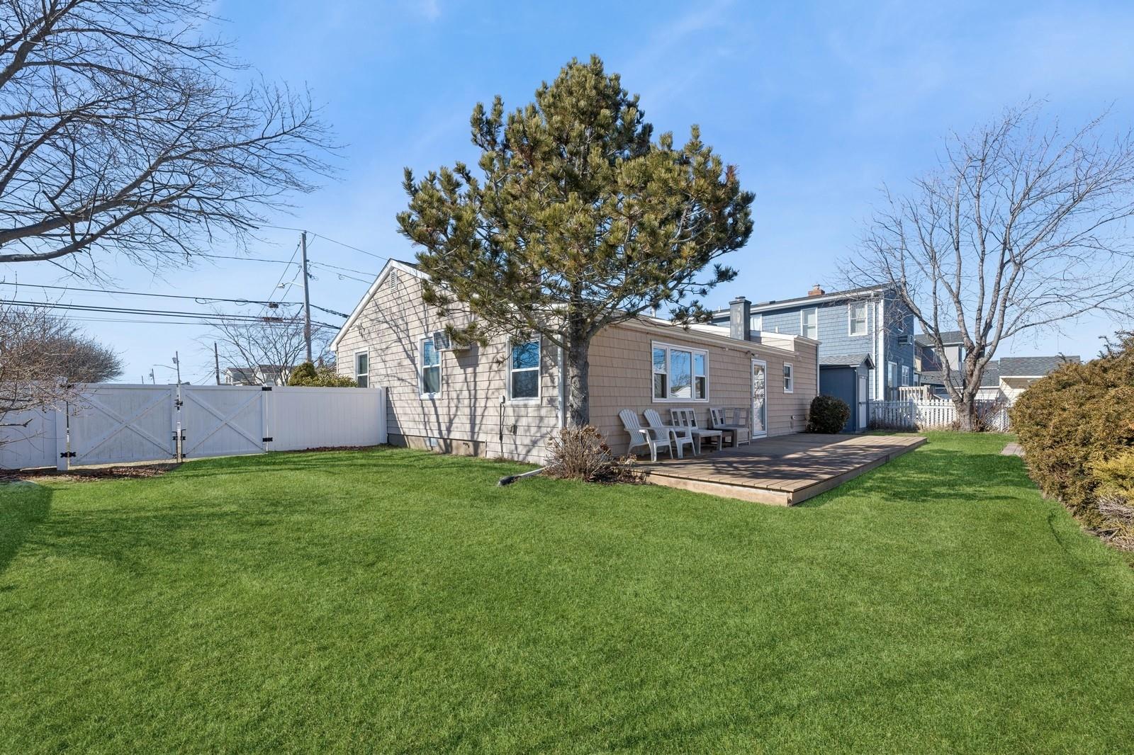 95 S Bay Drive, Babylon, New York image 27