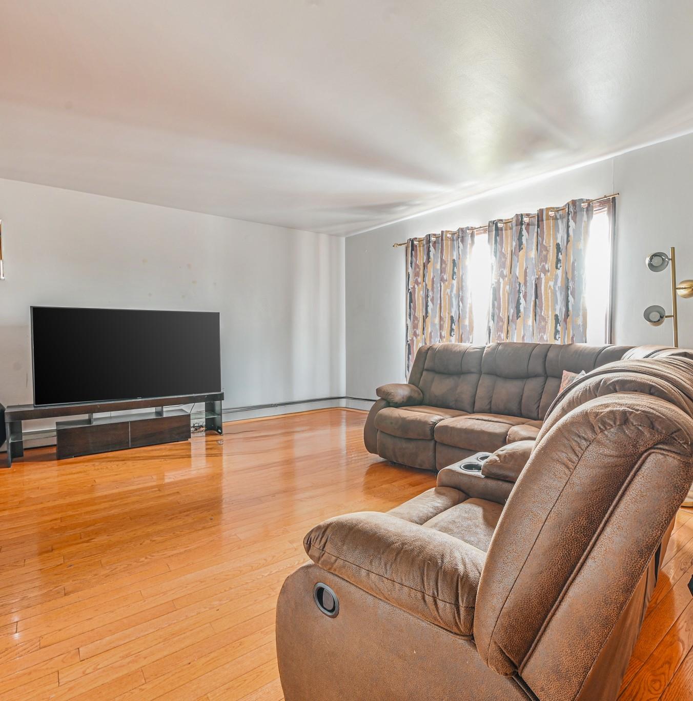 97 Arlington Avenue, Valley Stream, New York image 8