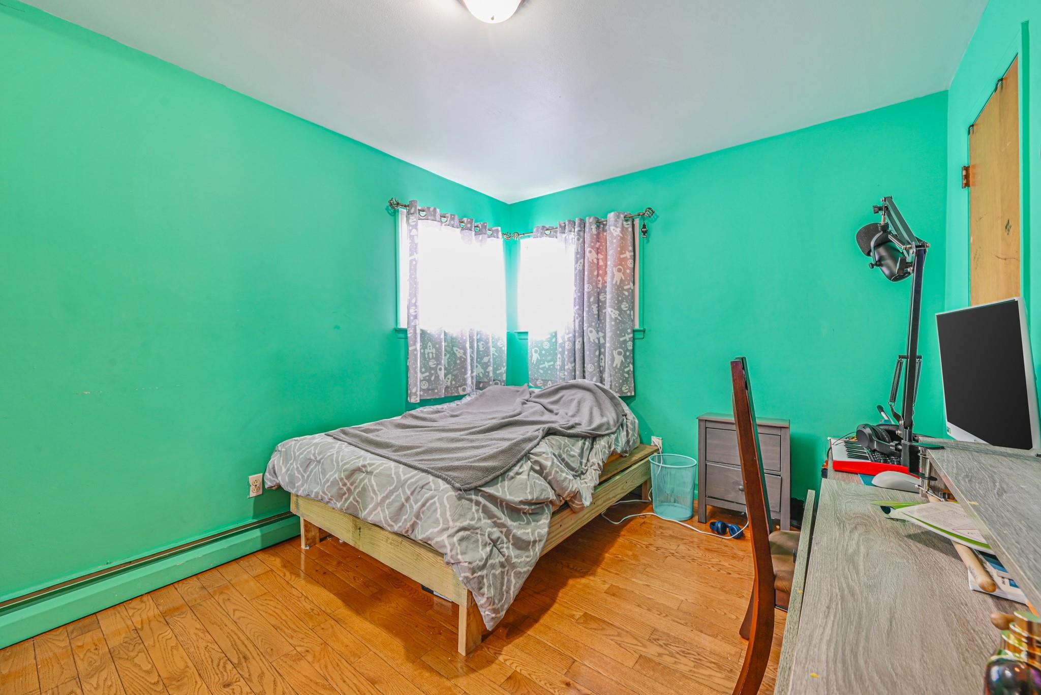 97 Arlington Avenue, Valley Stream, New York image 12