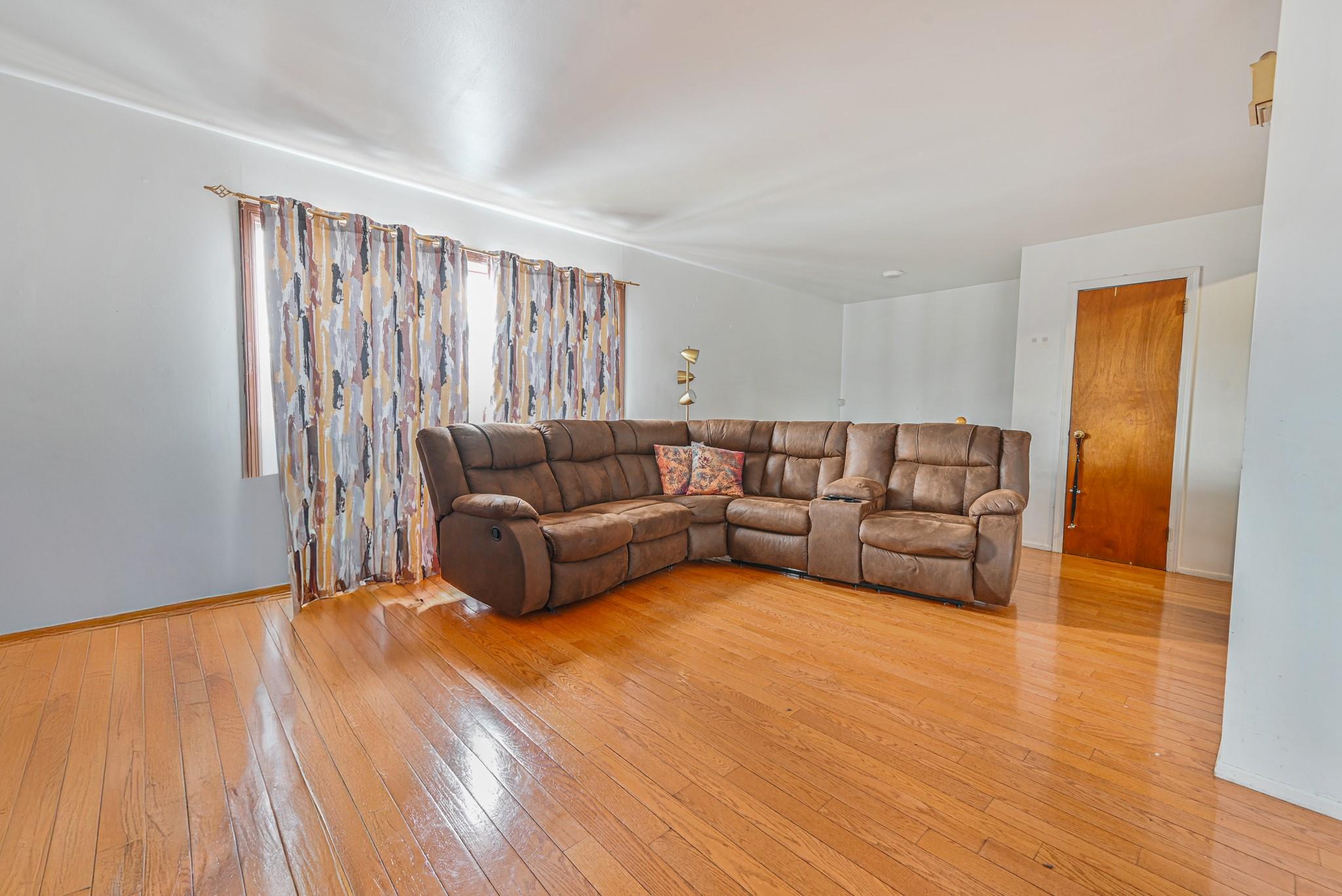 97 Arlington Avenue, Valley Stream, New York image 6