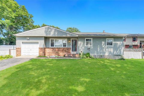 Homes For Sale - 437 Commack Road<br/> Islip, NY 11751