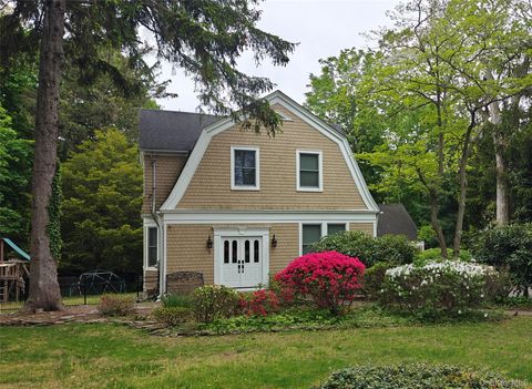 8 Wells Lane Stony Brook NY 11790