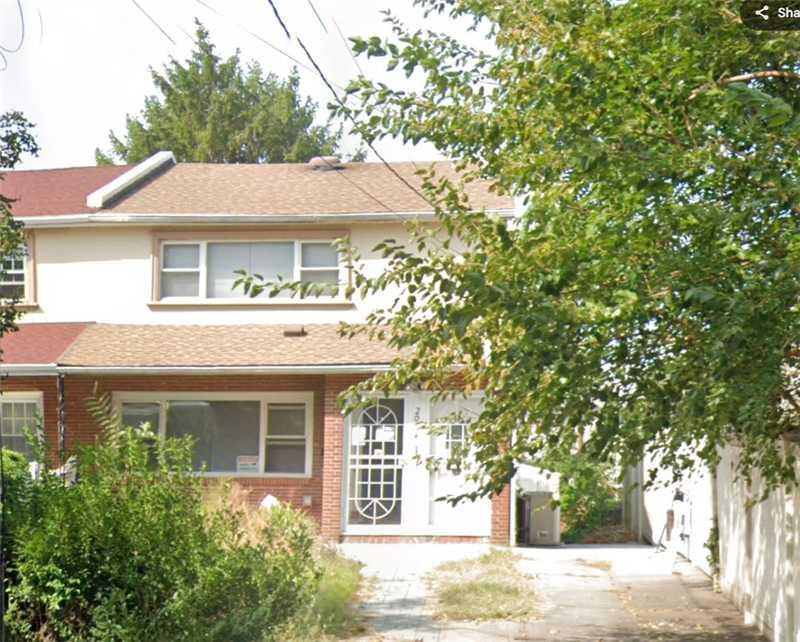 Blvd Blvd 2Fl, Whitestone, Queens, NY - 2 Bedrooms  
1 Bathrooms - 