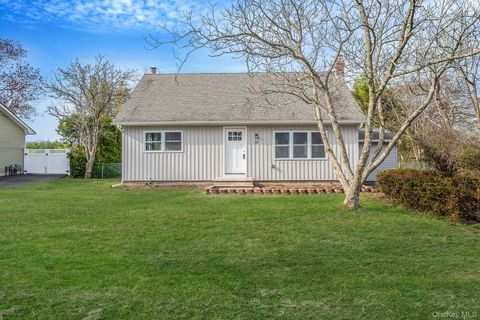 33 Harts Road East Moriches NY 11940