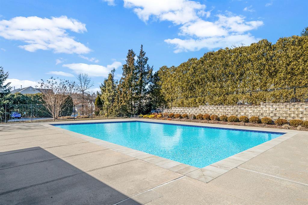 86 Manitou Trail, Kings Park, New York image 33