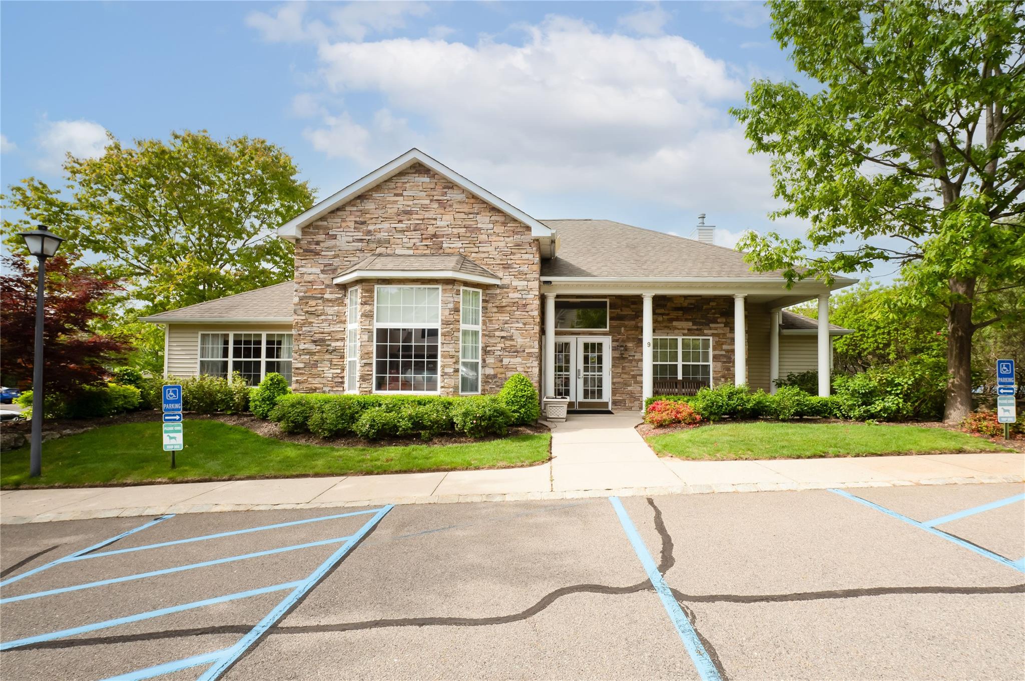 86 Manitou Trail, Kings Park, New York image 31