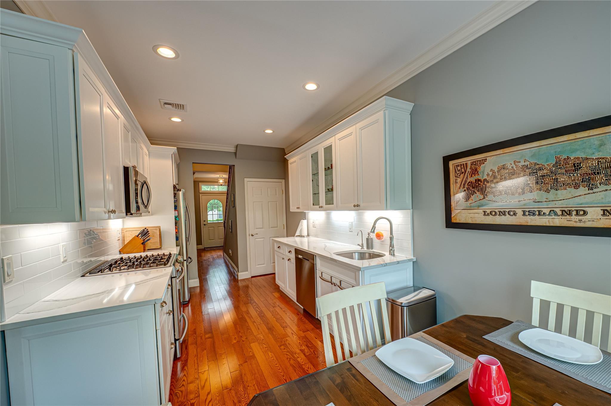 86 Manitou Trail, Kings Park, New York image 9