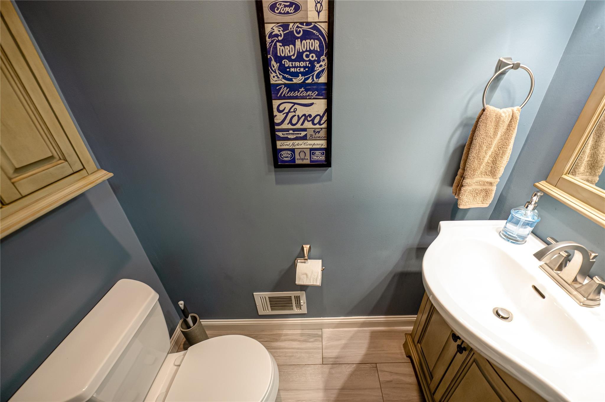 86 Manitou Trail, Kings Park, New York image 12