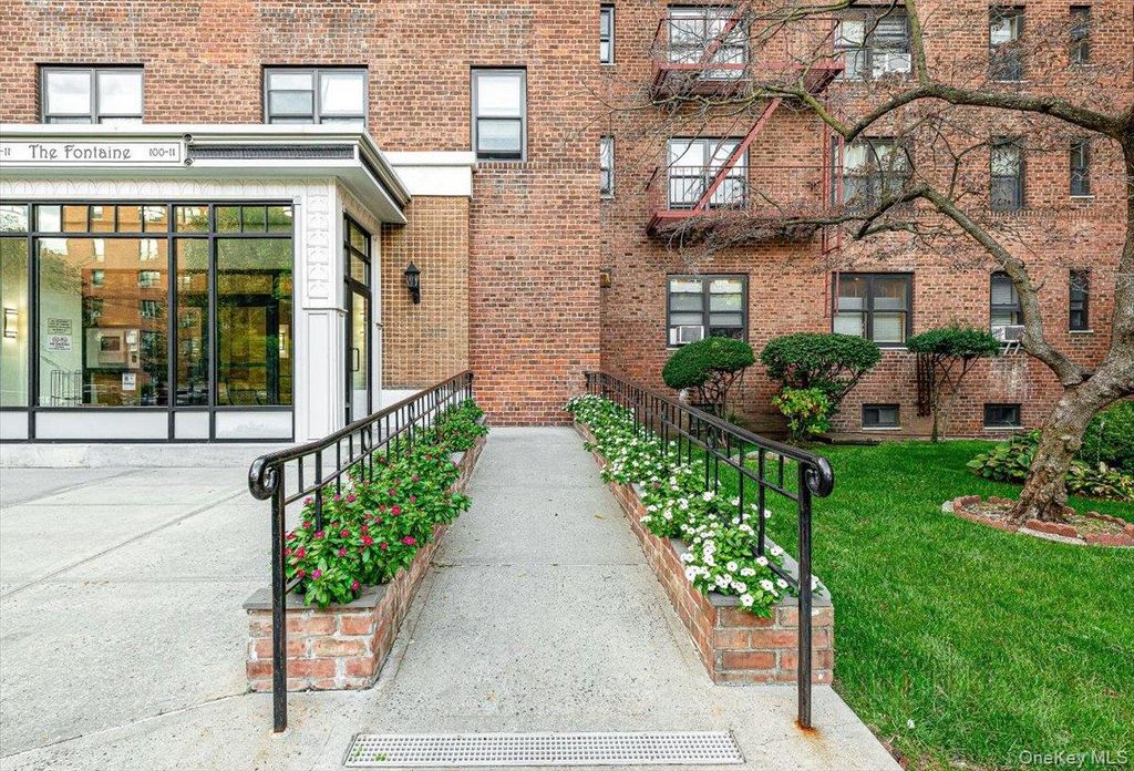 Photo of 100-11 67th Road #421, Forest Hills, NY 11375 (MLS # 987986)