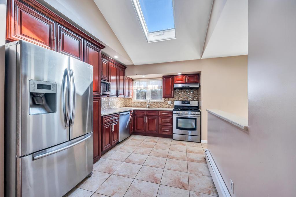 9 Ruth Boulevard, Commack, New York image 3