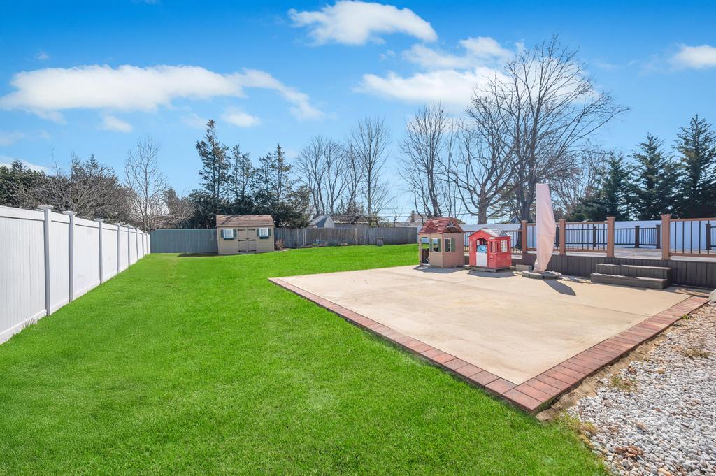 9 Ruth Boulevard, Commack, New York image 32