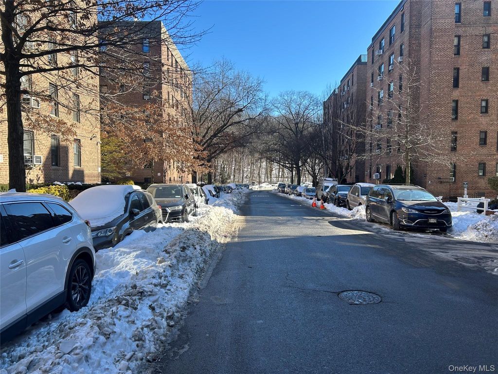 Photo of 83-20 98 Street #5J, Woodhaven, NY 11421 (MLS # 957513)