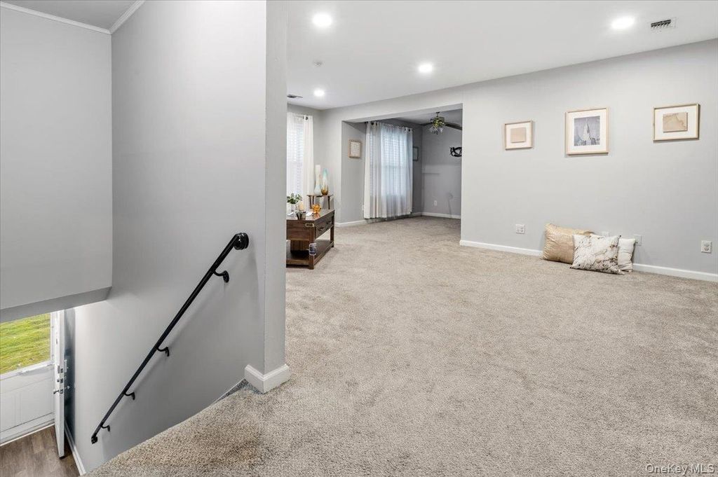 Photo of 175 Main Avenue #158, Wheatley Heights, NY 11798 (MLS # 985997)