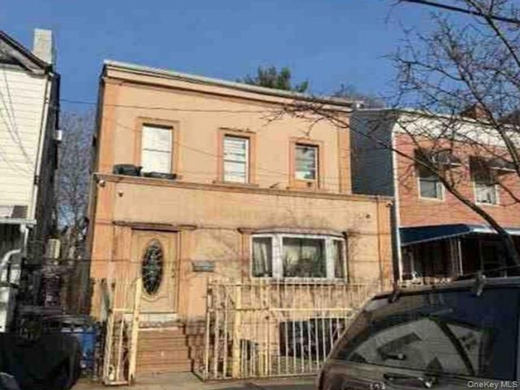 Photo of 239 Warwick Street, Brooklyn, NY 11207 (MLS # 987950)