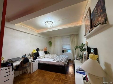 Condo For Rent - 1410 Parkchester Road #5F<br/> Bronx, NY 10462