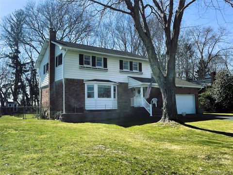 Homes For Sale - 93 Saint Marys Drive<br/> Jamesport, NY 11947