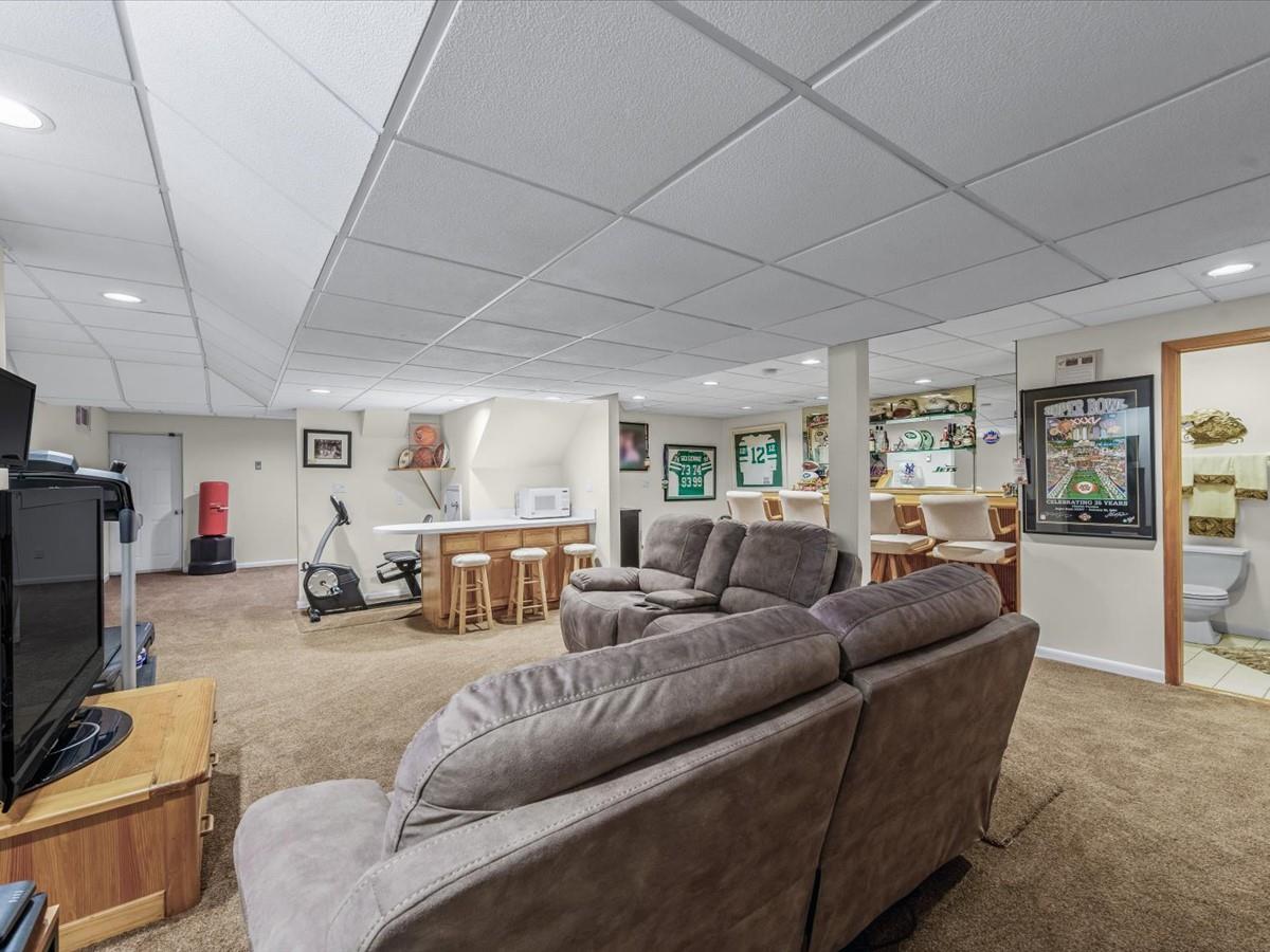 18 Jefferson Landing Circle, Port Jefferson, New York image 29
