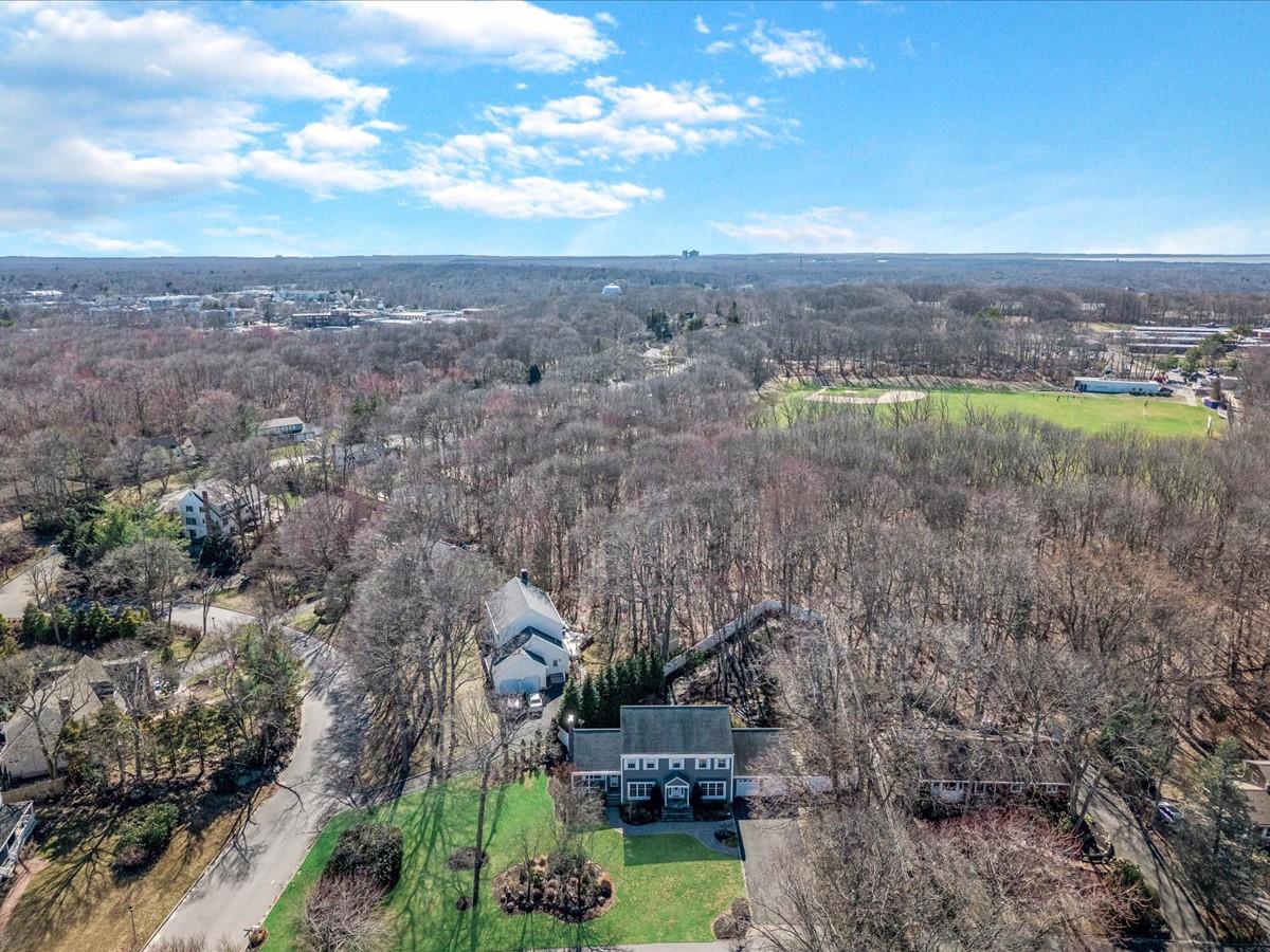 18 Jefferson Landing Circle, Port Jefferson, New York image 37