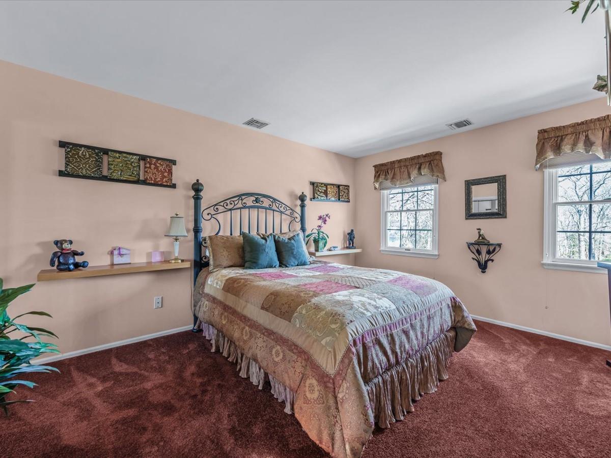 18 Jefferson Landing Circle, Port Jefferson, New York image 25