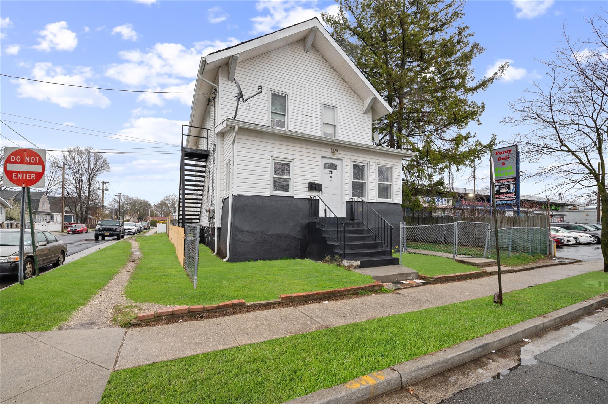 20 James L L Burrell Avenue, Hempstead, New York image 1