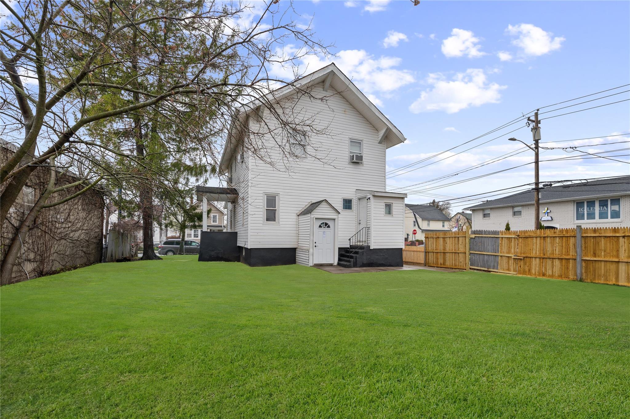 20 James L L Burrell Avenue, Hempstead, New York image 21