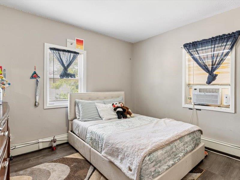 20 James L L Burrell Avenue, Hempstead, New York image 23