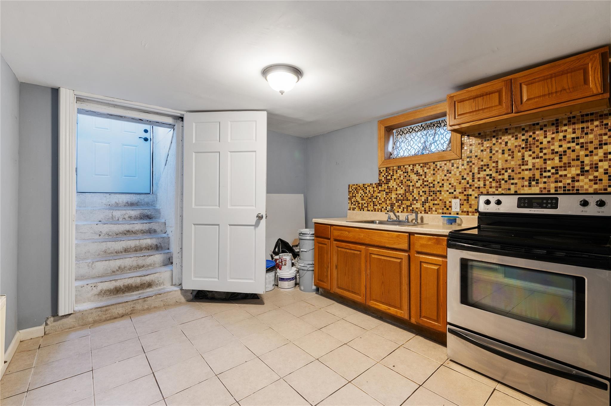 20 James L L Burrell Avenue, Hempstead, New York image 16