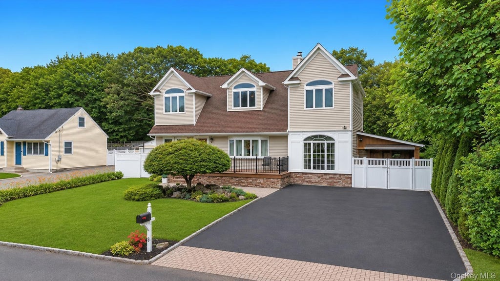 Photo of 19 Joan Road, Bay Shore, NY 11706 (MLS # 1017682)