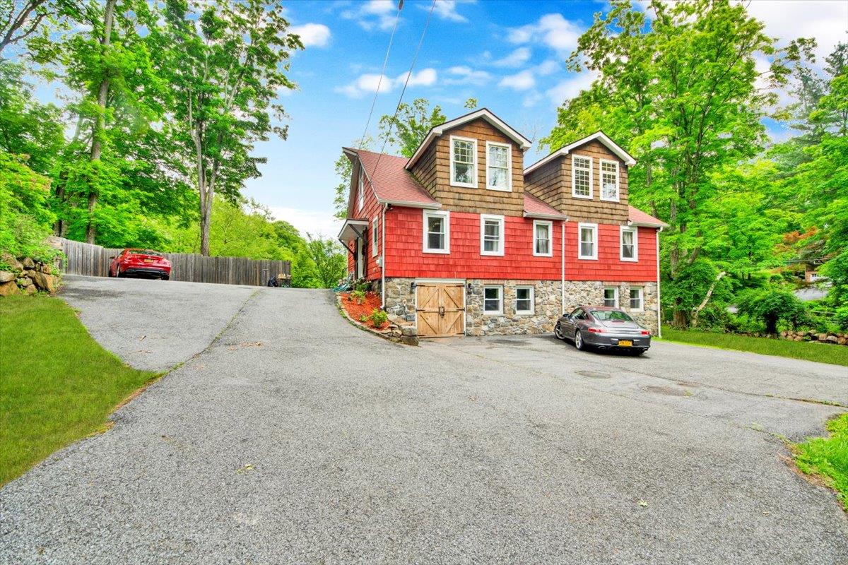 161 Goldens Bridge Road, Katonah, New York image 2