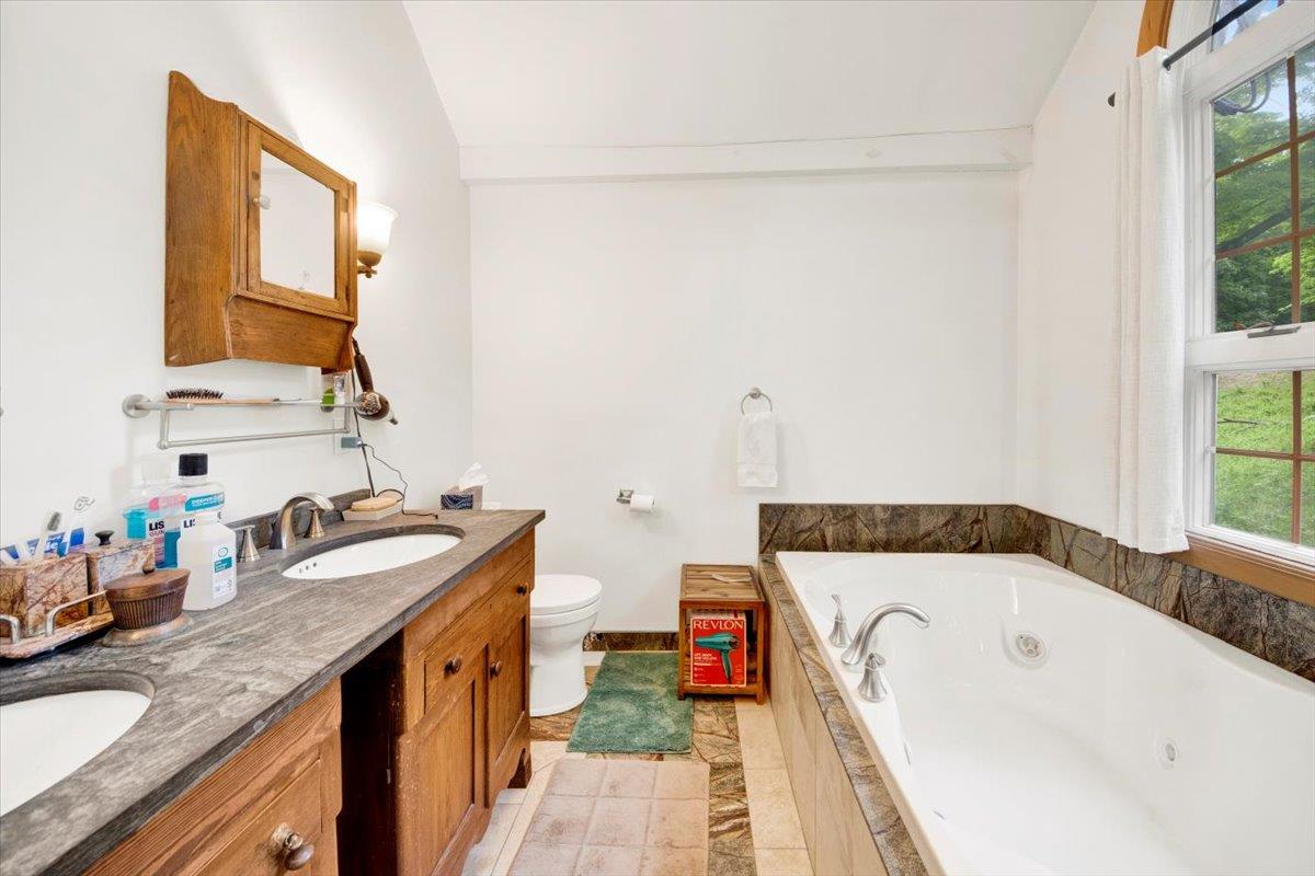 161 Goldens Bridge Road, Katonah, New York image 20