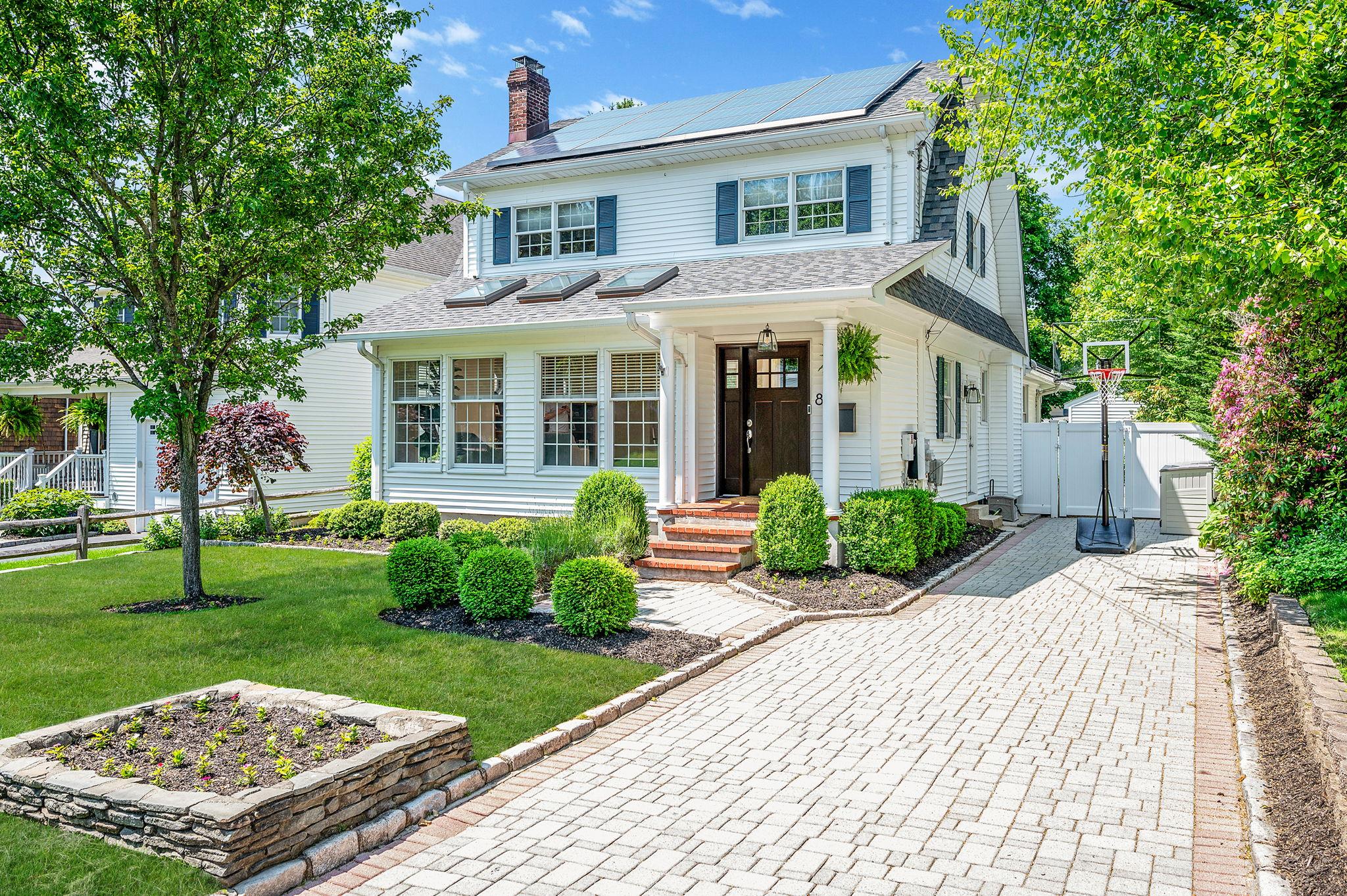 Property for Sale at Fairmount Street, Huntington, Hamptons, NY - Bedrooms: 4 
Bathrooms: 2  - $925,000