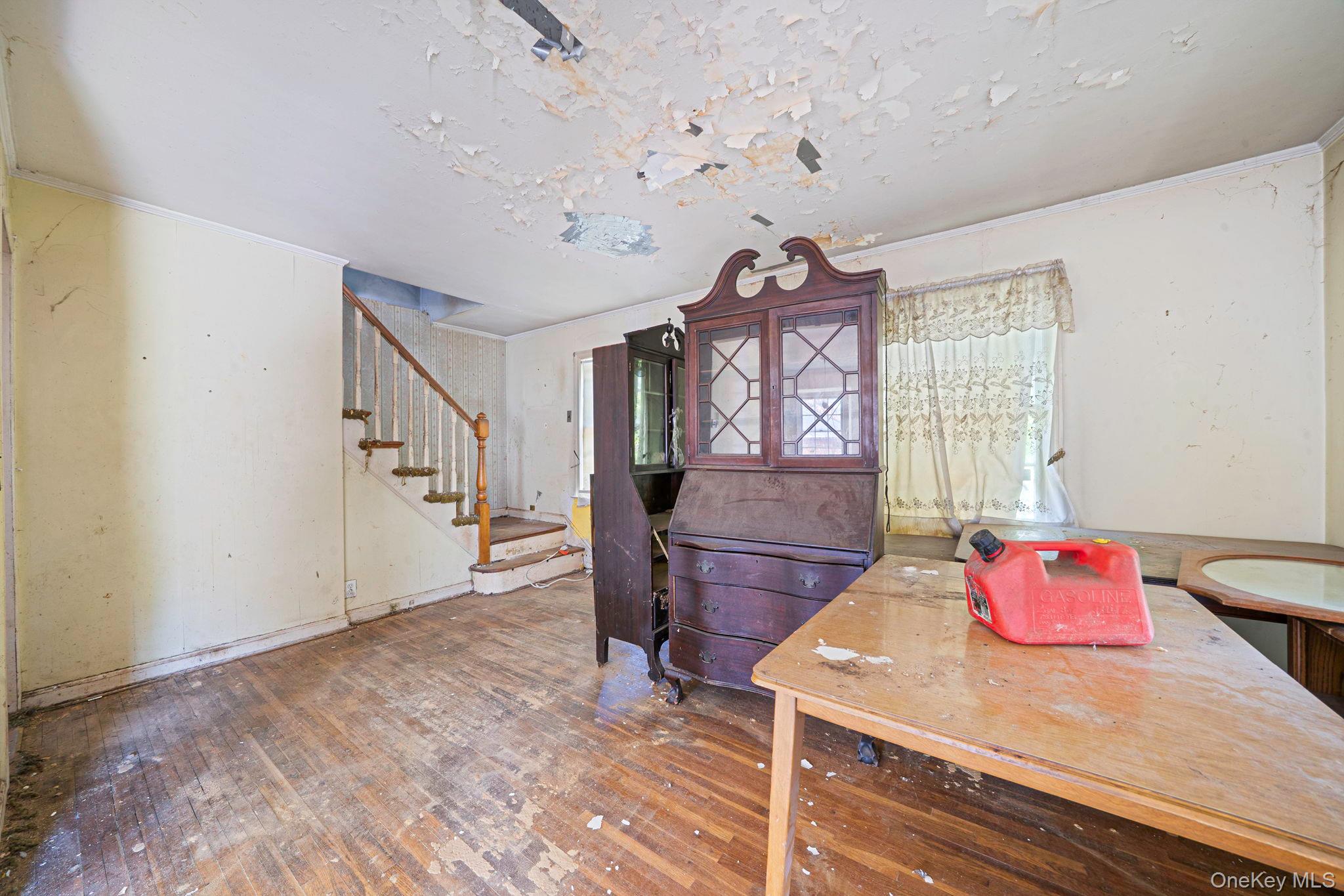 140 Freeman Avenue